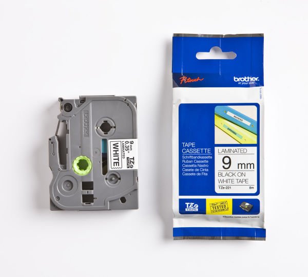 Brother TZE-221 9 mm Beyaz Üzeri Siyah Laminasyonlu Etiket